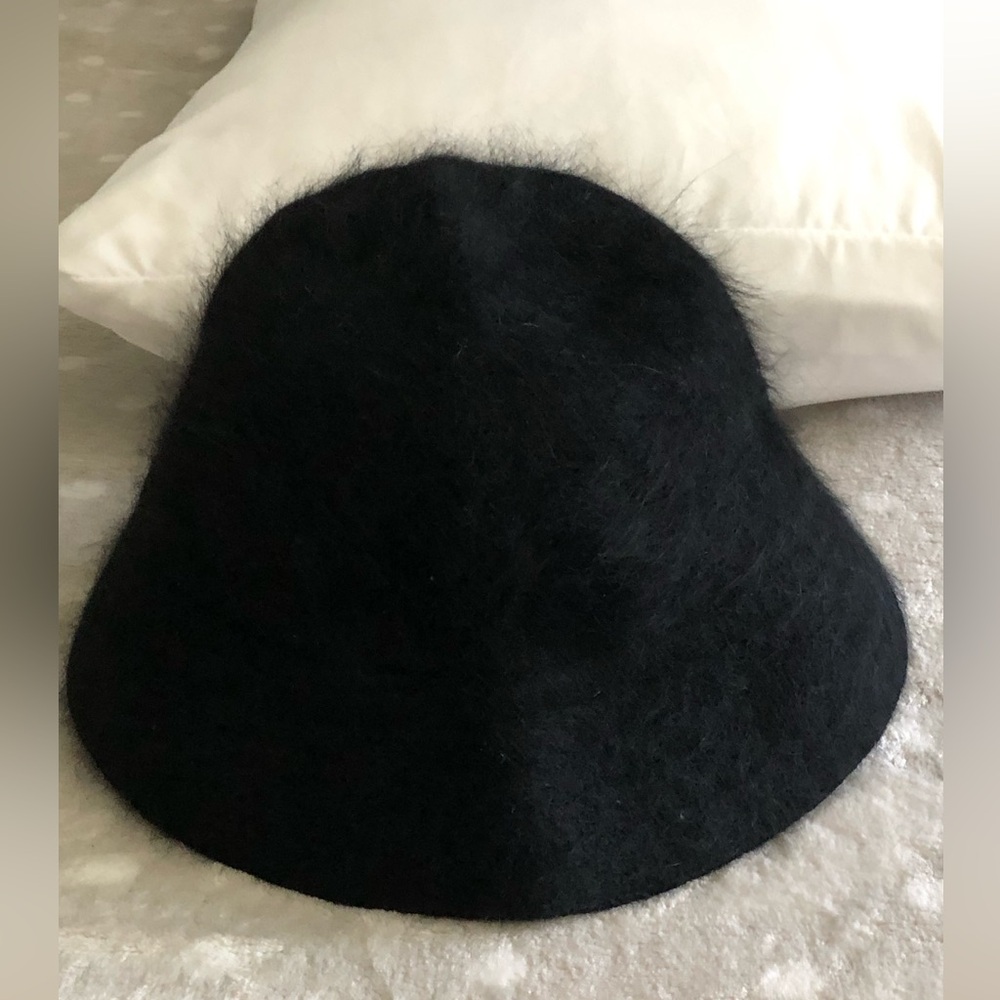 betmar Black Plush Bucket Hat with Soft Brim Angora material